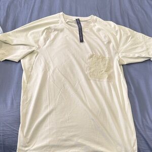 lululemon athletica Men's Light Yellow/Green Short Sleeve Workout Shirt
